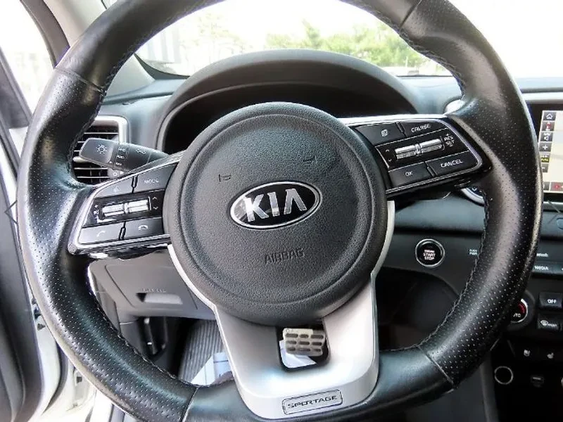 Kia Sportage The Bold Diesel 1.6 2Wd Luxury, снимка 8 - Автомобили и джипове - 55015821
