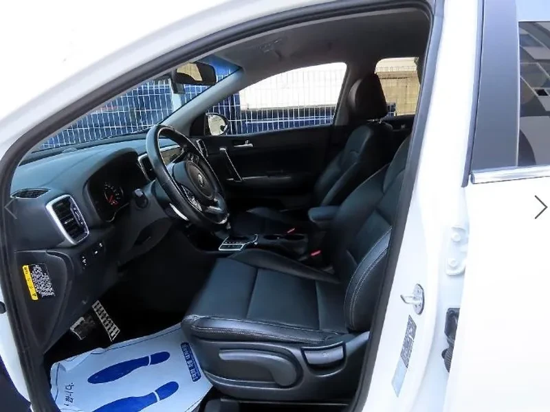 Kia Sportage The Bold Diesel 1.6 2Wd Luxury, снимка 5 - Автомобили и джипове - 55015821