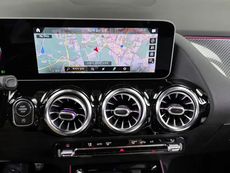 Mercedes-Benz GLA 250  4Matic, снимка 14 - Автомобили и джипове - 56097055