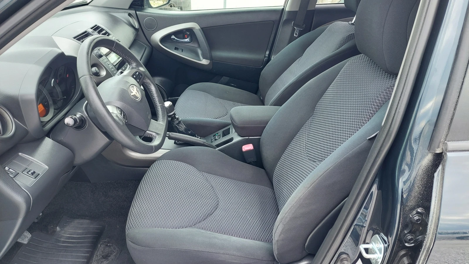 Toyota Rav4 2.2 150 4х4 - изображение 9