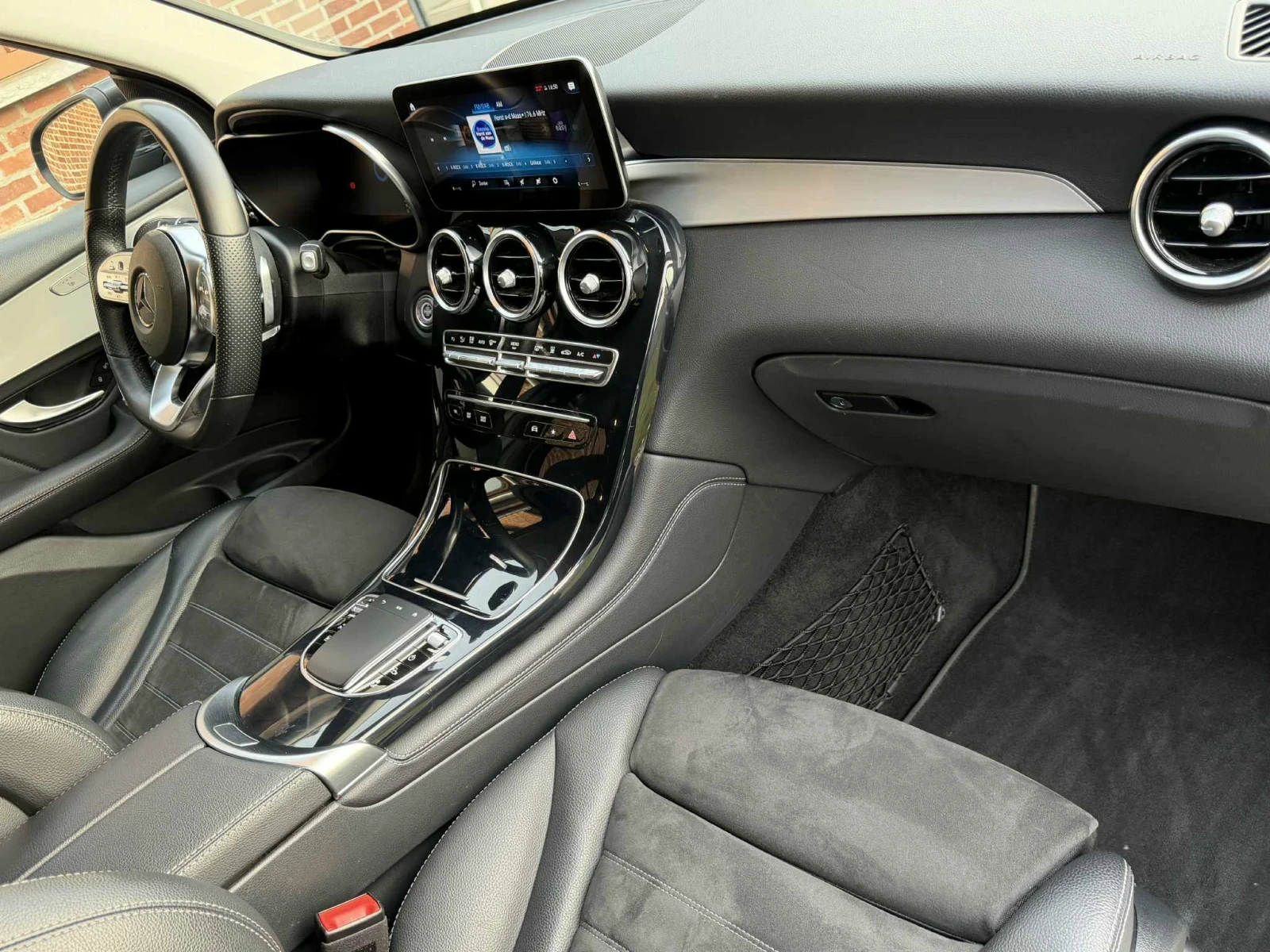 Mercedes-Benz GLC 300, снимка 11 - Автомобили и джипове - 53892127