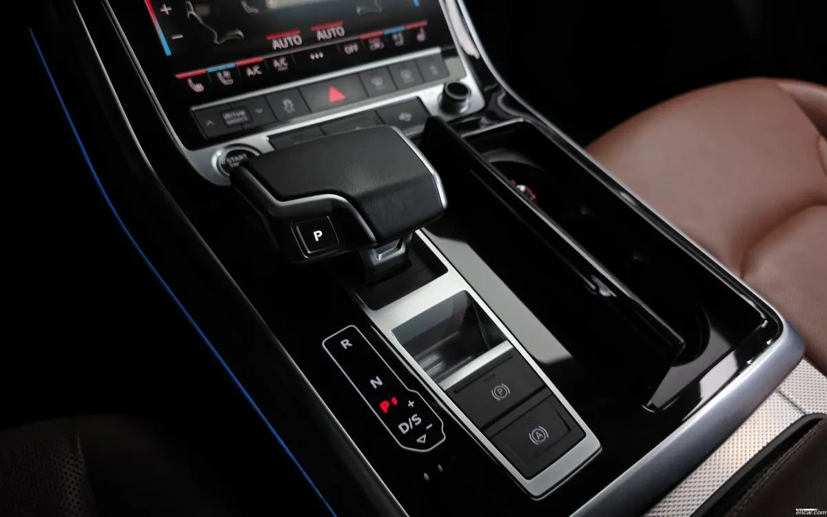Audi Q7 DIS* 360* Matrix* Pano* , снимка 12 - Автомобили и джипове - 54697478