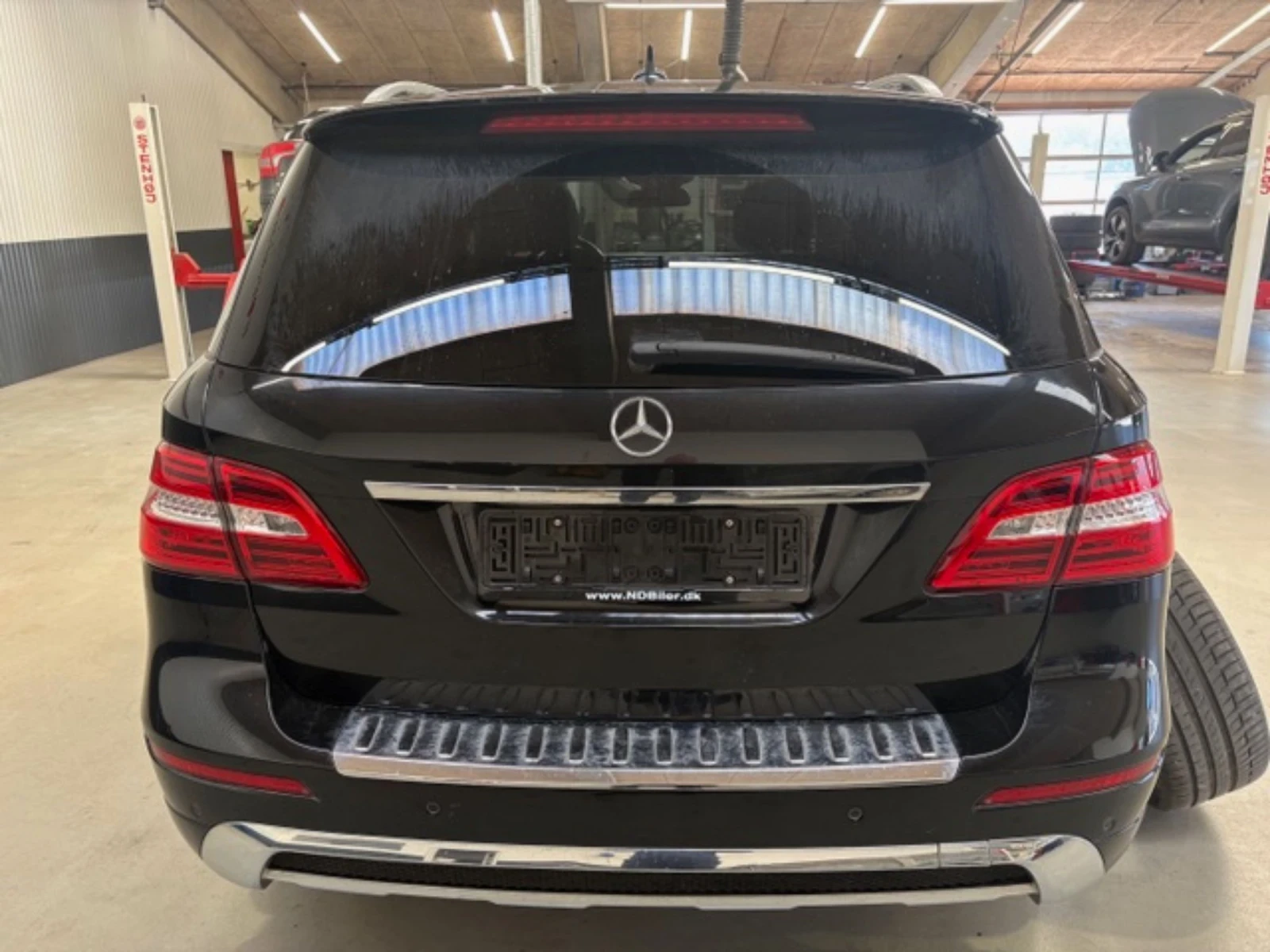 Mercedes-Benz ML 350 Edition 1 | Пълна история в Мерцедес , снимка 6 - Автомобили и джипове - 54799120