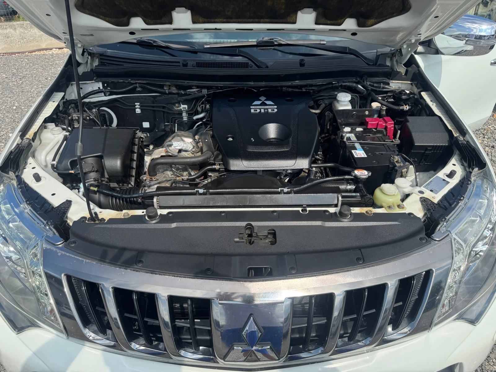 Mitsubishi L200 2.4 DI-D 181 к.с, снимка 11 - Автомобили и джипове - 55421809