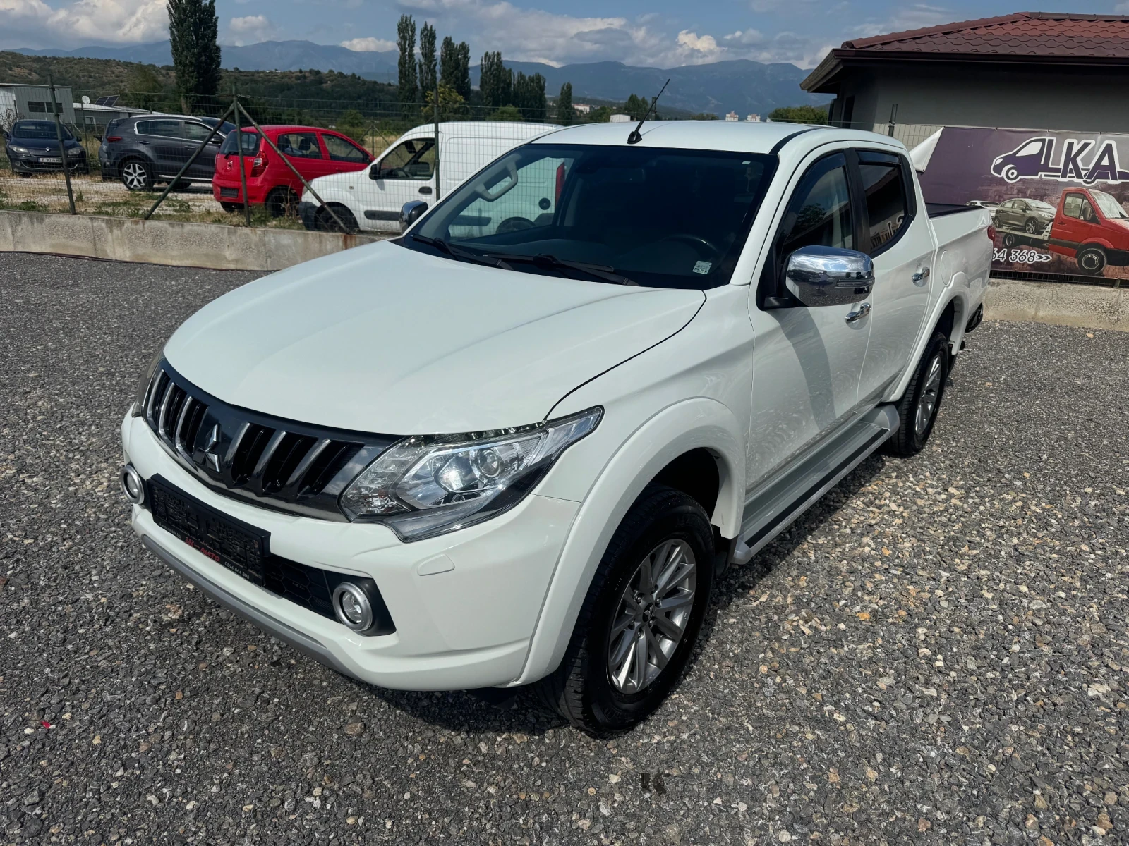 Mitsubishi L200 2.4 DI-D 181 к.с, снимка 3 - Автомобили и джипове - 55421809