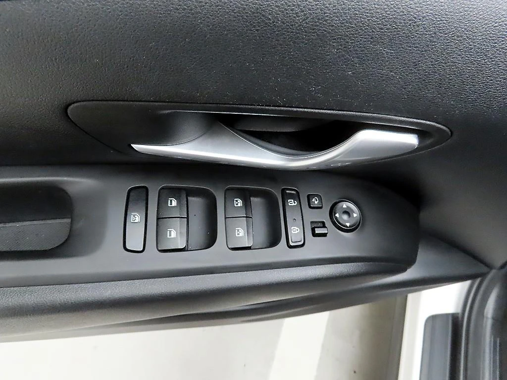 Hyundai Tucson Diesel 2.0 2WD Premium autogeorge.com, снимка 15 - Автомобили и джипове - 55719573