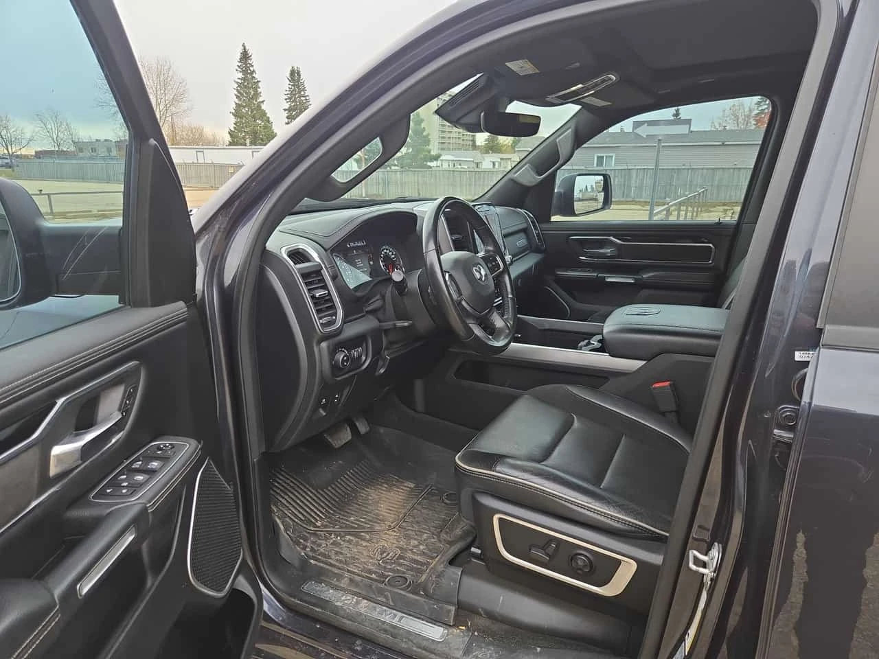 Dodge RAM 1500 * Laramie * CARFAX * ����� �� ����������� | Mobile.bg � ����������� 5