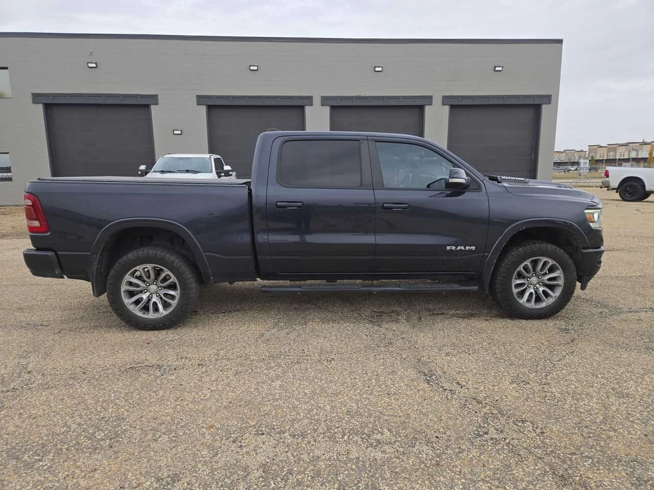Dodge RAM 1500 * Laramie * CARFAX * ����� �� ����������� | Mobile.bg � ����������� 3