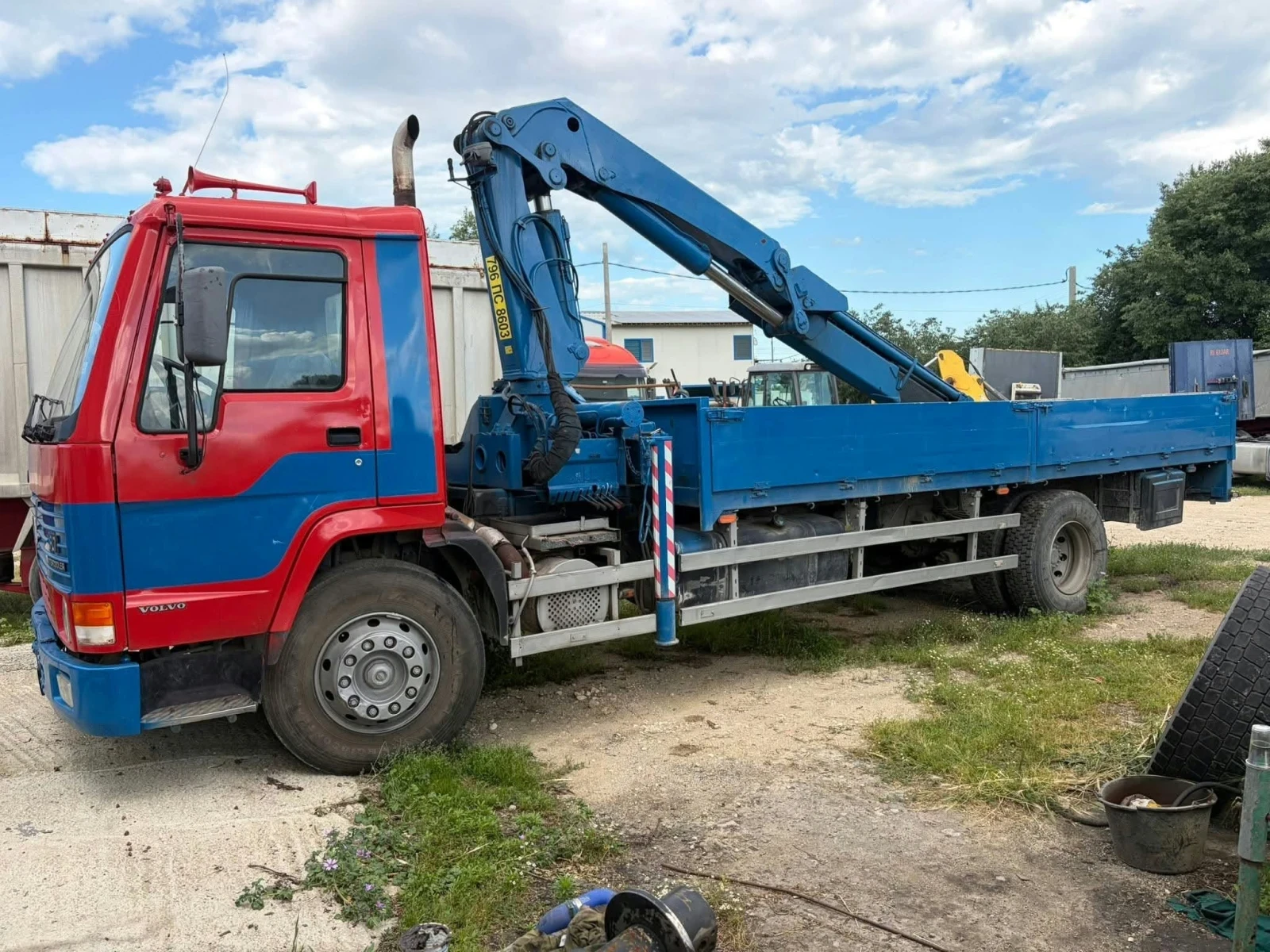 Volvo Fl Кран, снимка 4 - Камиони - 56663356