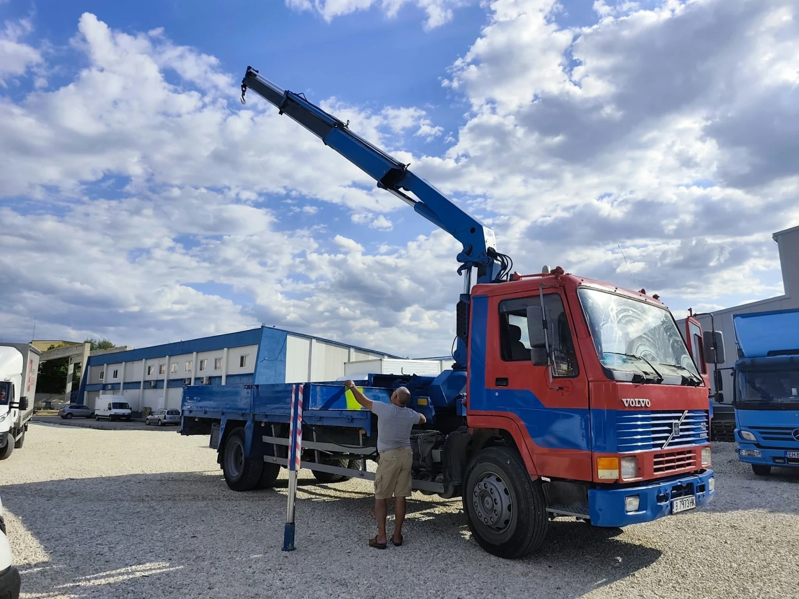 Volvo Fl Кран, снимка 5 - Камиони - 56663356