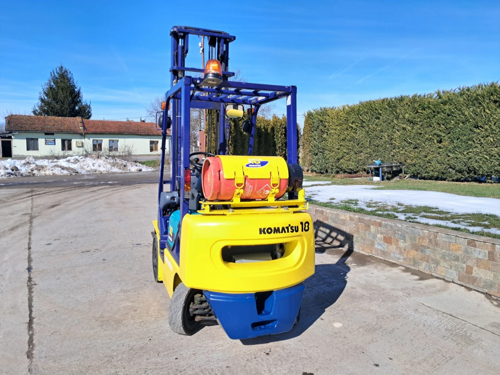 ������� Komatsu  ��� | Mobile.bg � ����������� 3