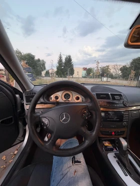 Mercedes-Benz E 320, снимка 6