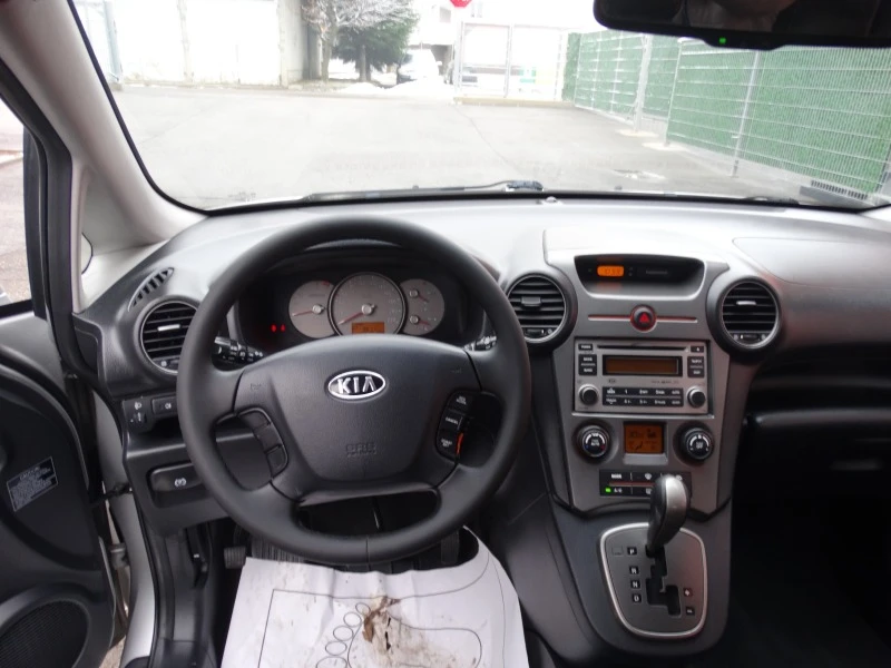 Kia Carens 2.0TDI, снимка 12 - Автомобили и джипове - 43413986