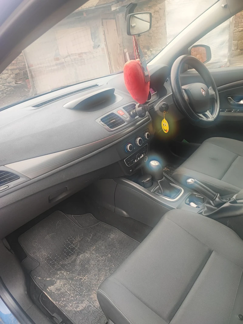 Renault Megane, снимка 7 - Автомобили и джипове - 48248457