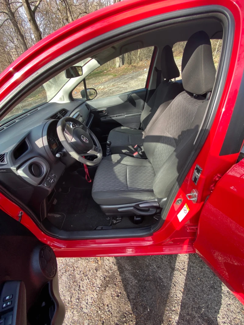 Toyota Yaris, снимка 11 - Автомобили и джипове - 48296060