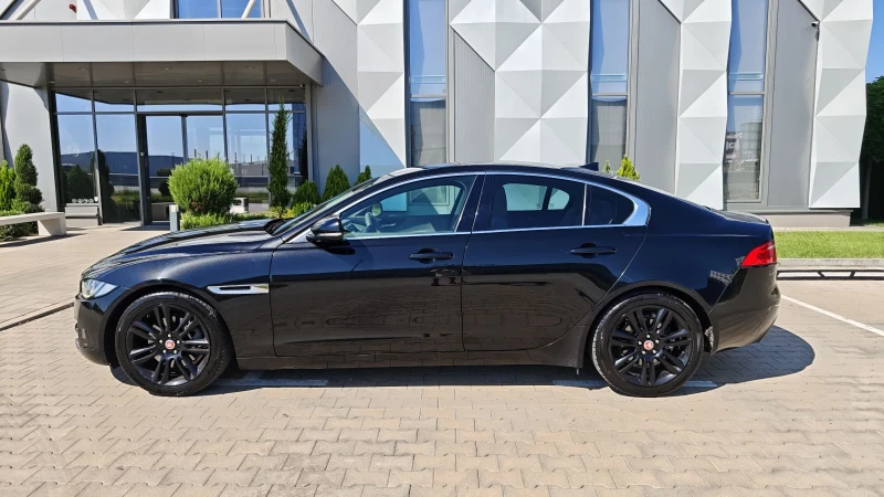 Jaguar XE 2.0d 180kc. sport 157000хил.!!! сервизна история , снимка 6 - Автомобили и джипове - 51584532