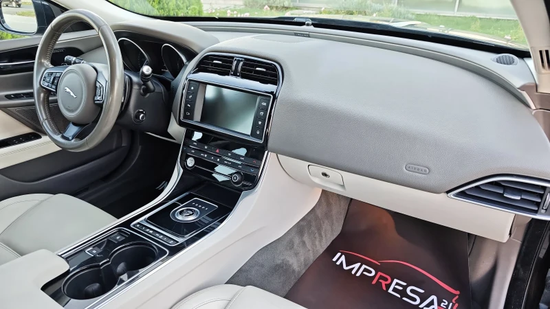 Jaguar XE 2.0d 180kc. sport 157000хил.!!! сервизна история , снимка 9 - Автомобили и джипове - 51584532