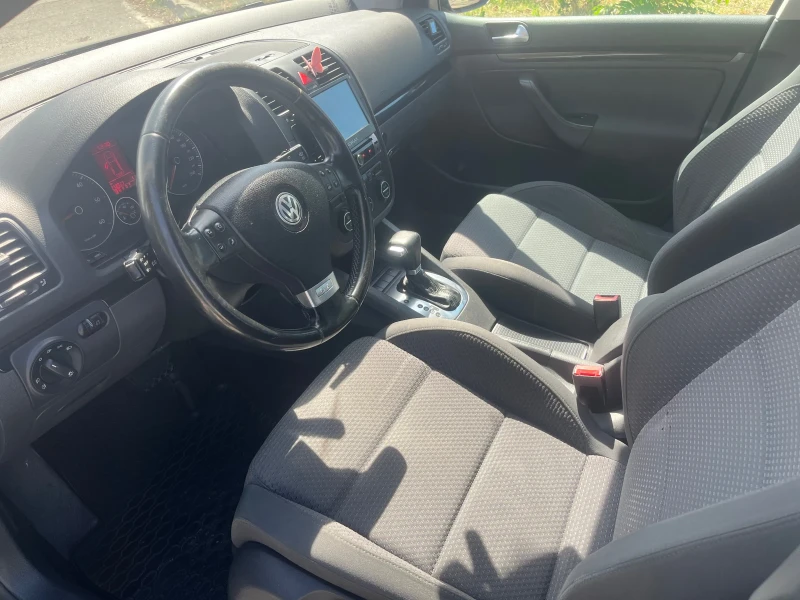 VW Golf 2.0, снимка 16 - Автомобили и джипове - 51600611