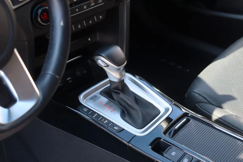 Kia XCeed PHEV1.6/141HP/PLATINUM/PANO/DIGITAL/768v, снимка 16 - Автомобили и джипове - 52197859