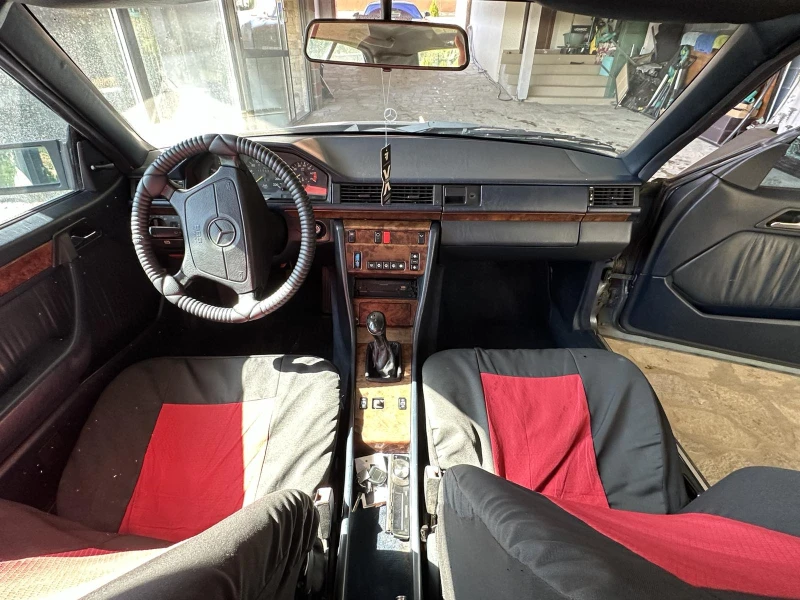 Mercedes-Benz 124 CE 200, снимка 4 - Автомобили и джипове - 52460550