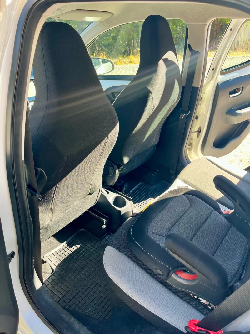 Toyota Aygo 1.0 Automatic, снимка 11 - Автомобили и джипове - 52389348