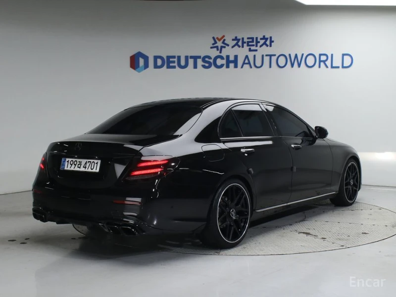 Mercedes-Benz E 200, снимка 3 - Автомобили и джипове - 52875406