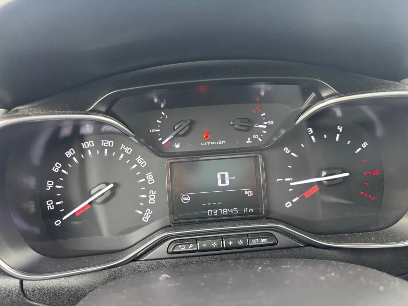 Citroen C3 37000 km, снимка 9 - Автомобили и джипове - 53018733