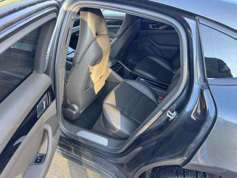 Porsche Panamera 4 3.0 V6, снимка 16 - Автомобили и джипове - 53106359