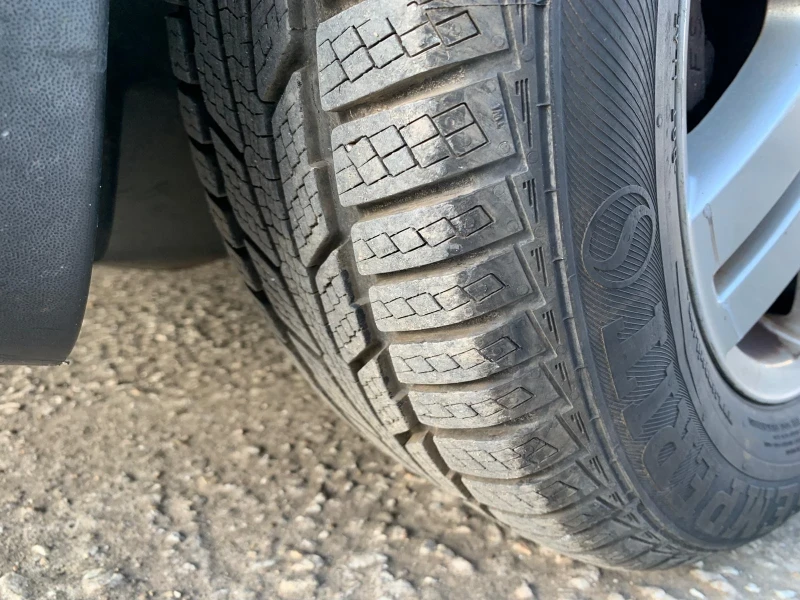 VW Golf 1.9 TDI Климатик, снимка 17 - Автомобили и джипове - 53169059