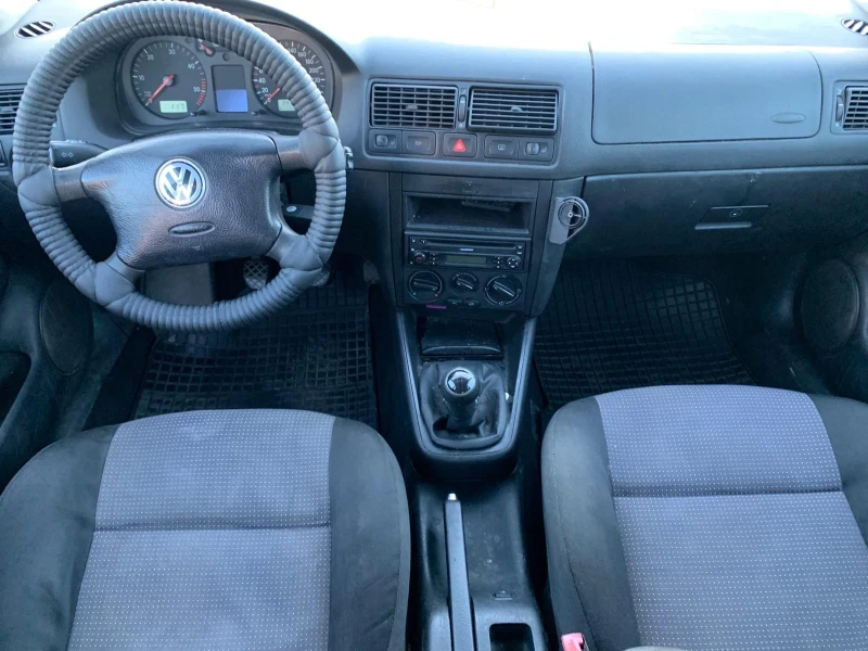VW Golf 1.9 TDI Климатик, снимка 11 - Автомобили и джипове - 53169059
