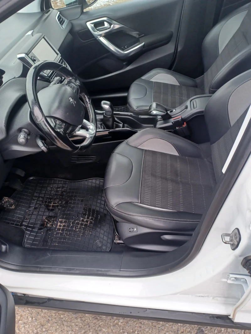 Peugeot 2008 1.6HDI ALLURE , снимка 9 - Автомобили и джипове - 53585542