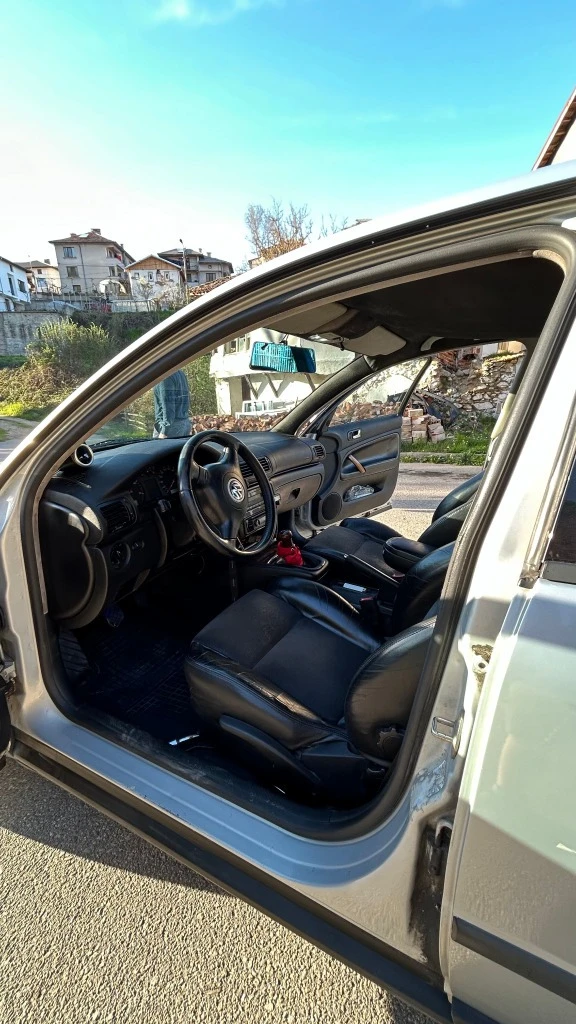 VW Passat 1.9 TDI, снимка 3 - Автомобили и джипове - 54626672