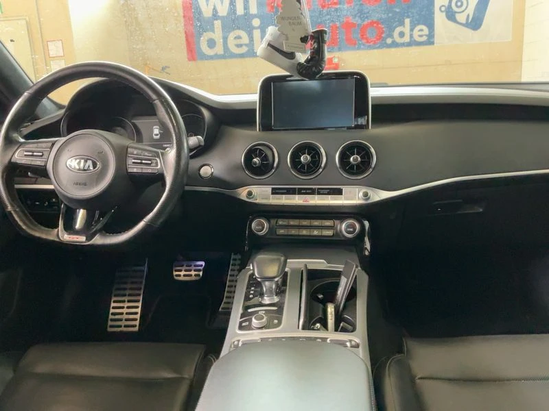 Kia Stinger, снимка 12 - Автомобили и джипове - 54779193