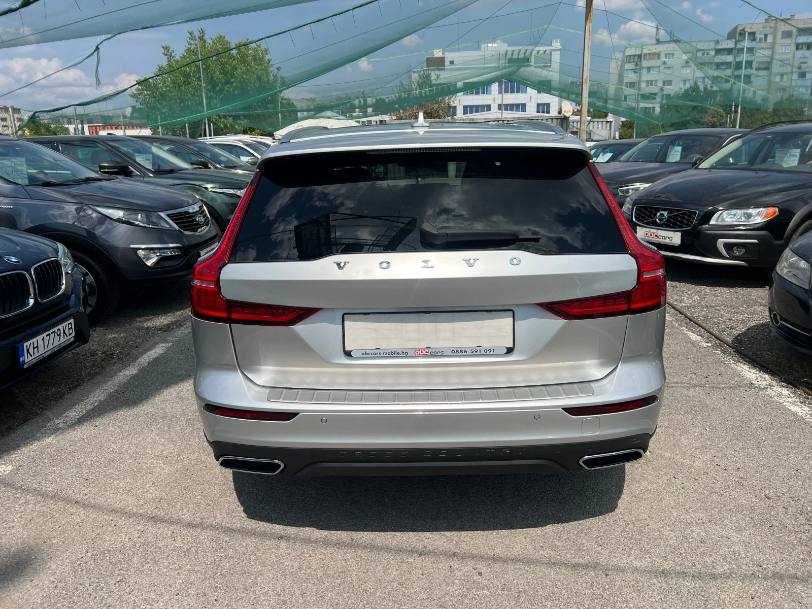 Volvo V60 Cross Country 2.0D AWD - изображение 4