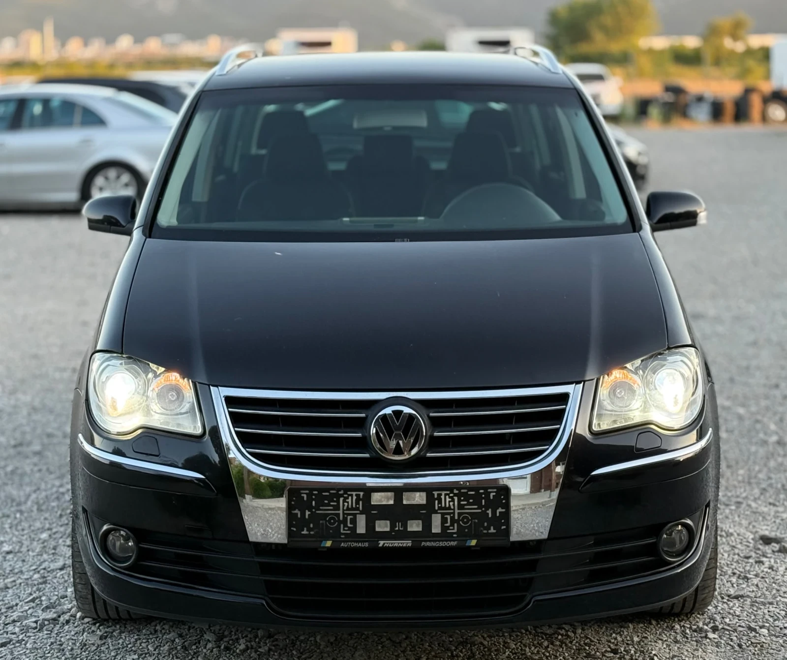 VW Touran 1.9TDi 105к.с * Климатроник* * High-Line*  - изображение 2