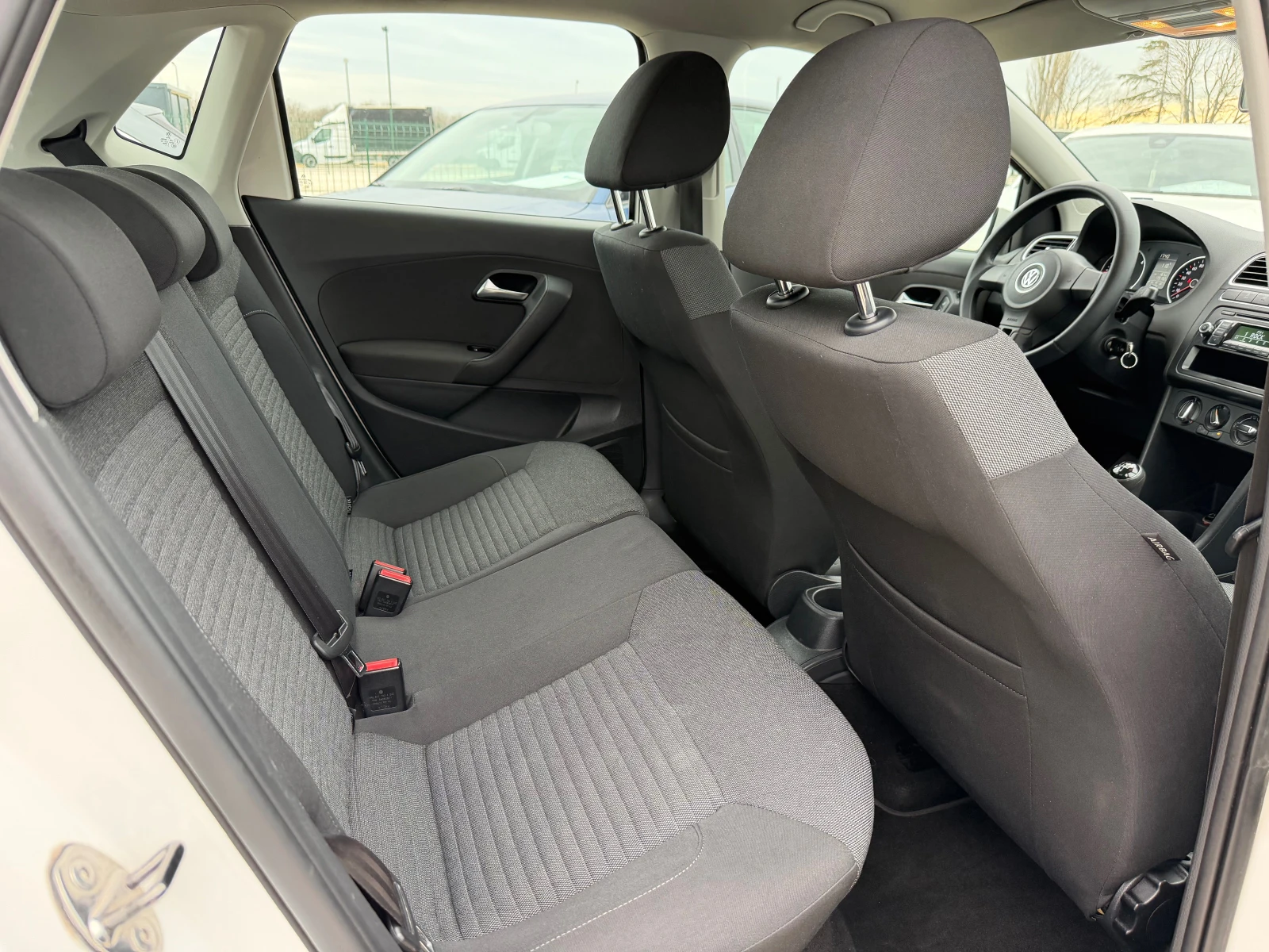 VW Polo 1.2TDI ТОП СЪСТОЯНИЕ, снимка 11 - Автомобили и джипове - 54126631