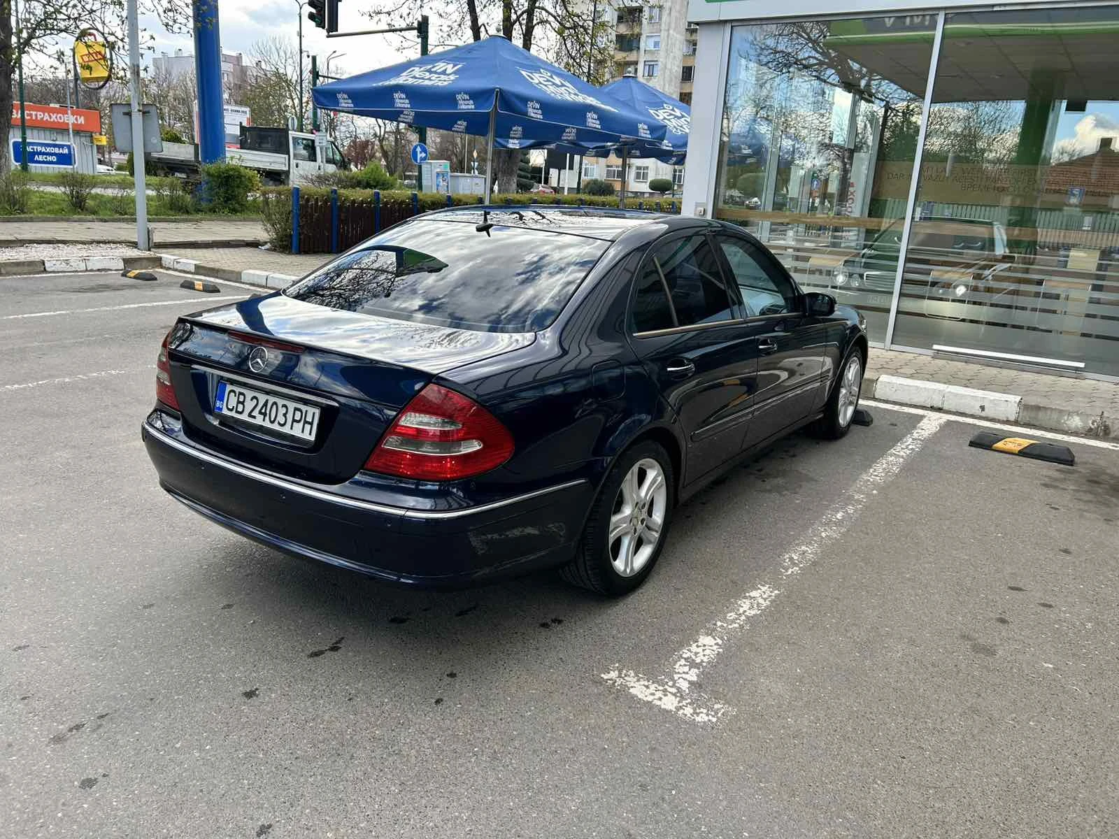 Mercedes-Benz E 280 3.0 v6 CDI AVANTGARDE, снимка 4 - Автомобили и джипове - 54191426