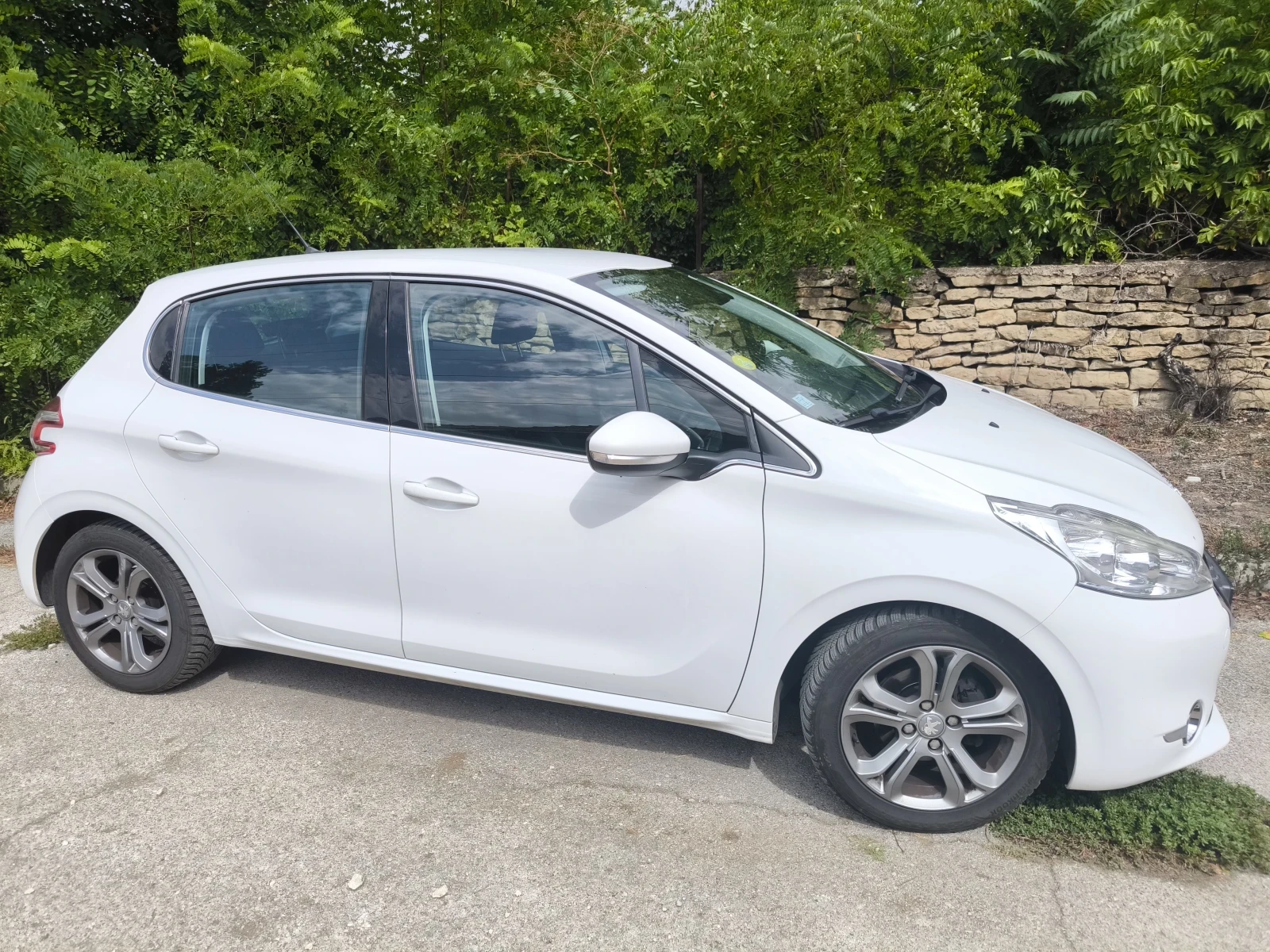 Peugeot 208, снимка 2 - Автомобили и джипове - 54400687