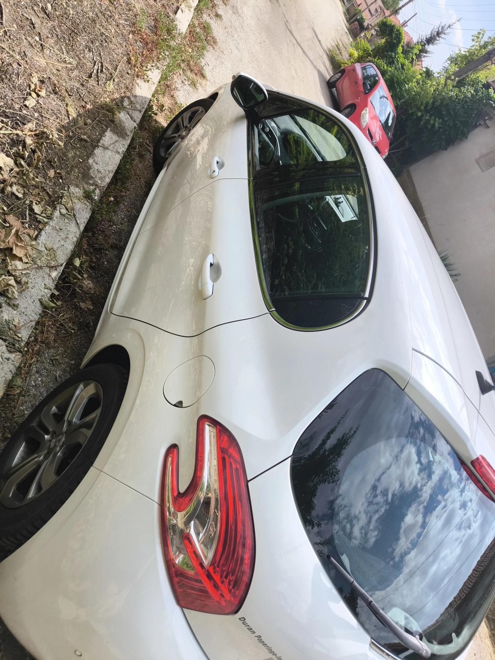 Peugeot 208, снимка 4 - Автомобили и джипове - 54400687