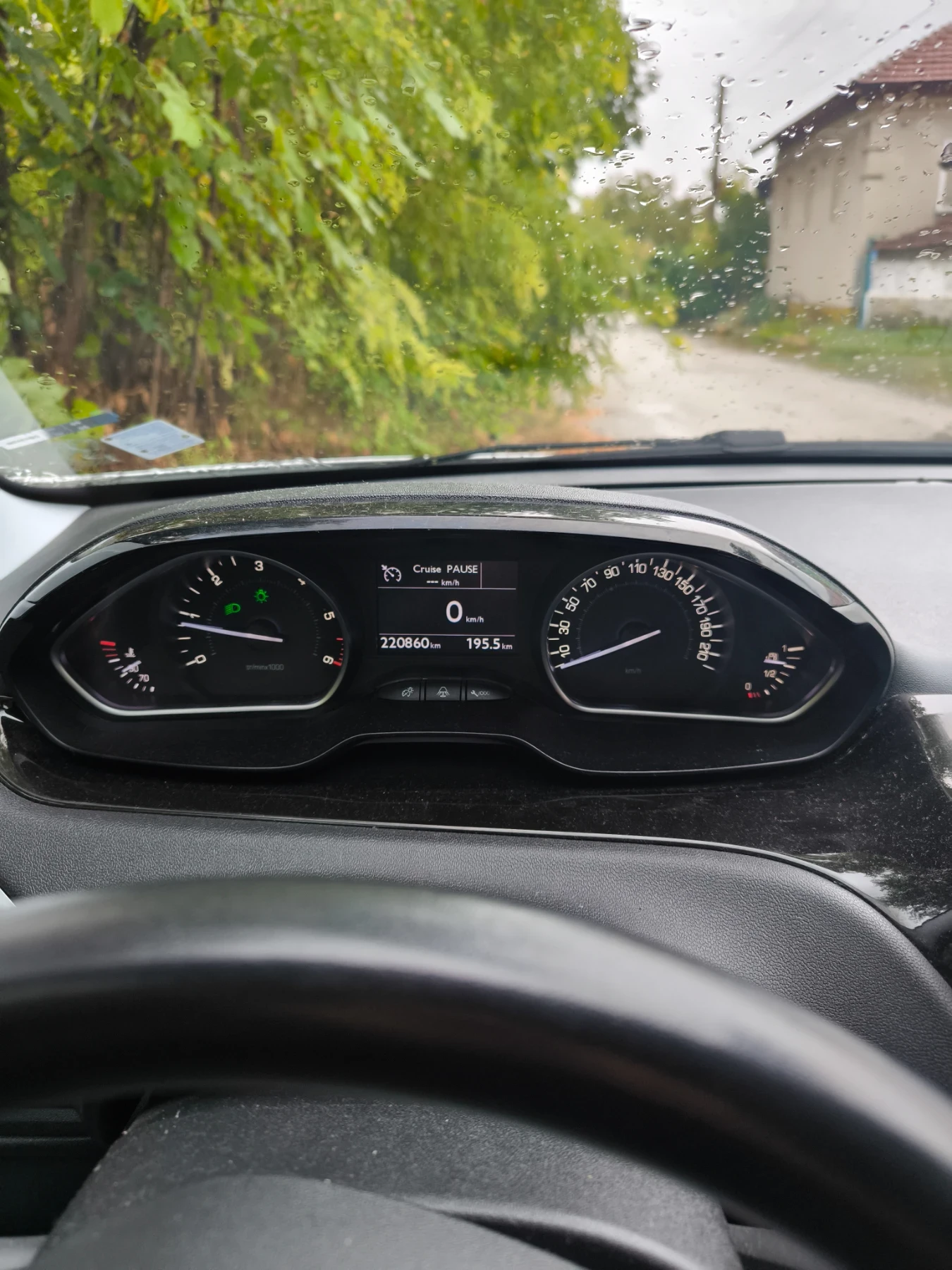 Peugeot 208, снимка 6 - Автомобили и джипове - 54400687