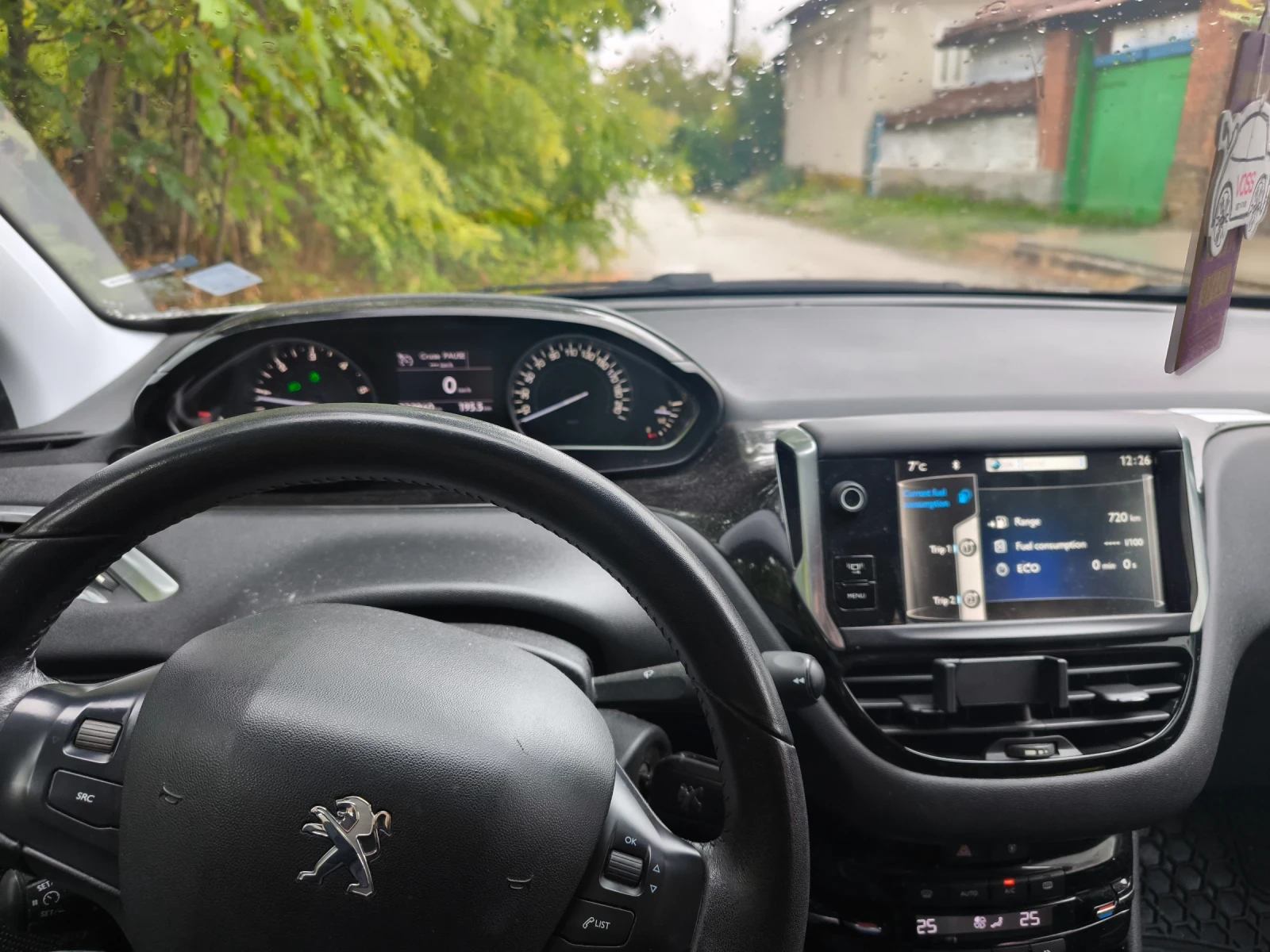 Peugeot 208, снимка 8 - Автомобили и джипове - 54400687