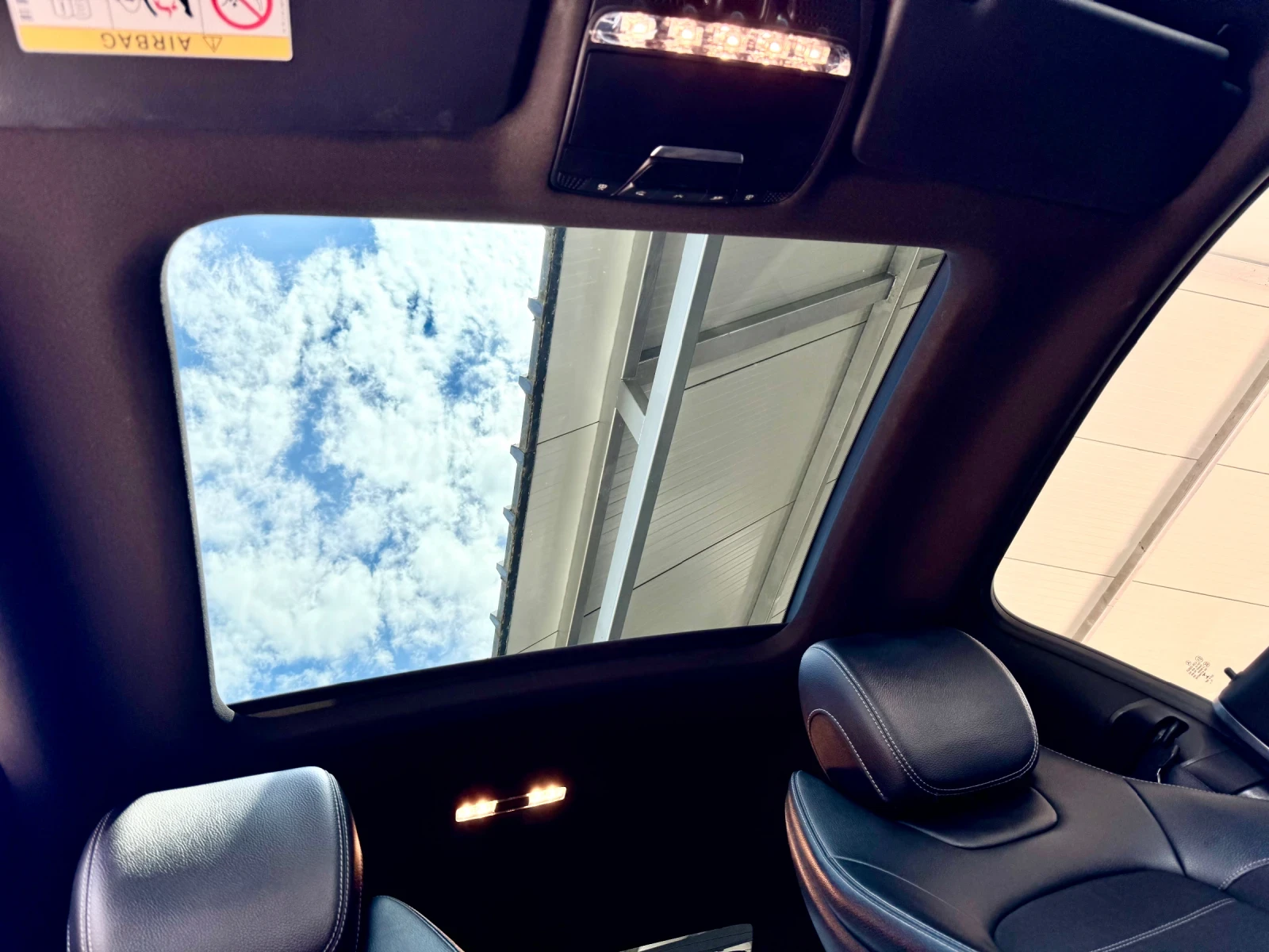 Mercedes-Benz C 250 AMG#DESIGNO#PANORAMA#ALCANTARA#BURMESTER#CAMERA#, снимка 15 - Автомобили и джипове - 54611086