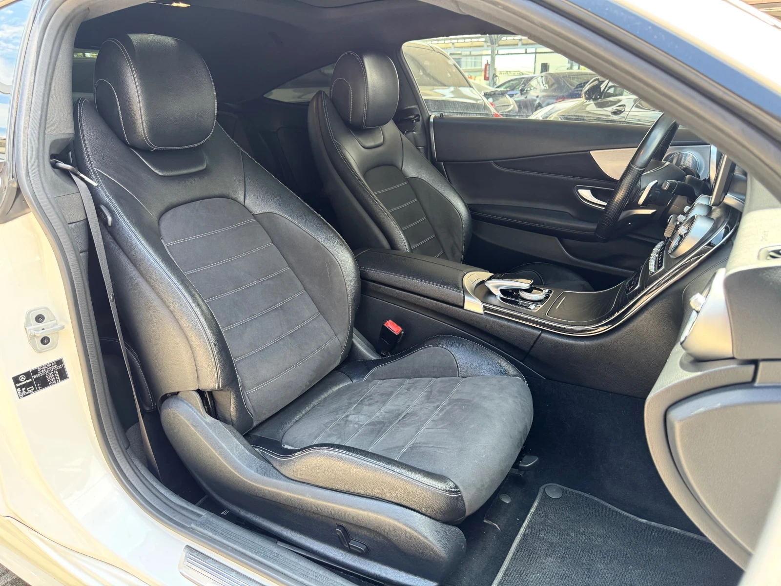 Mercedes-Benz C 250 AMG#DESIGNO#PANORAMA#ALCANTARA#BURMESTER#CAMERA#, снимка 10 - Автомобили и джипове - 54611086