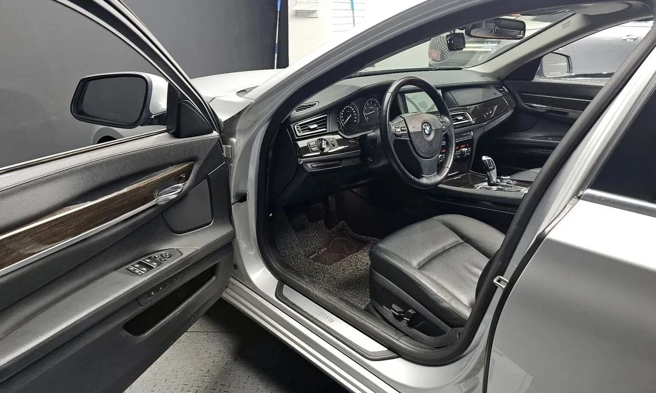 BMW 740 F01 3.0Bi-Turbo cam360* Disi, HeadUp, снимка 7 - Автомобили и джипове - 54966555