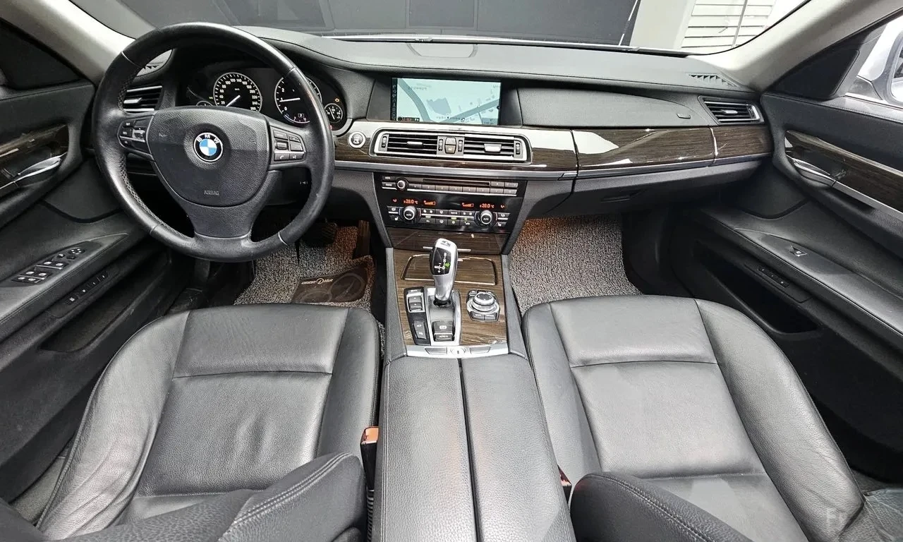 BMW 740 F01 3.0Bi-Turbo cam360* Disi, HeadUp, снимка 4 - Автомобили и джипове - 54966555