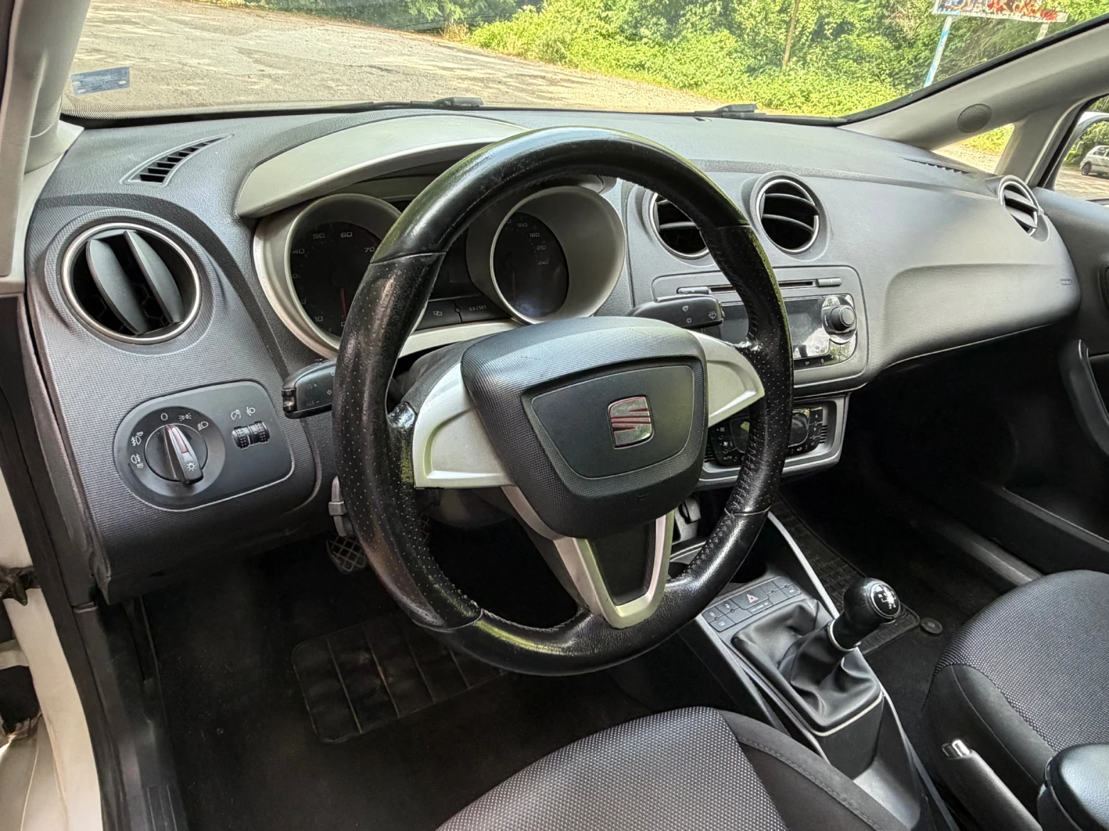 Seat Ibiza, снимка 9 - Автомобили и джипове - 55207321