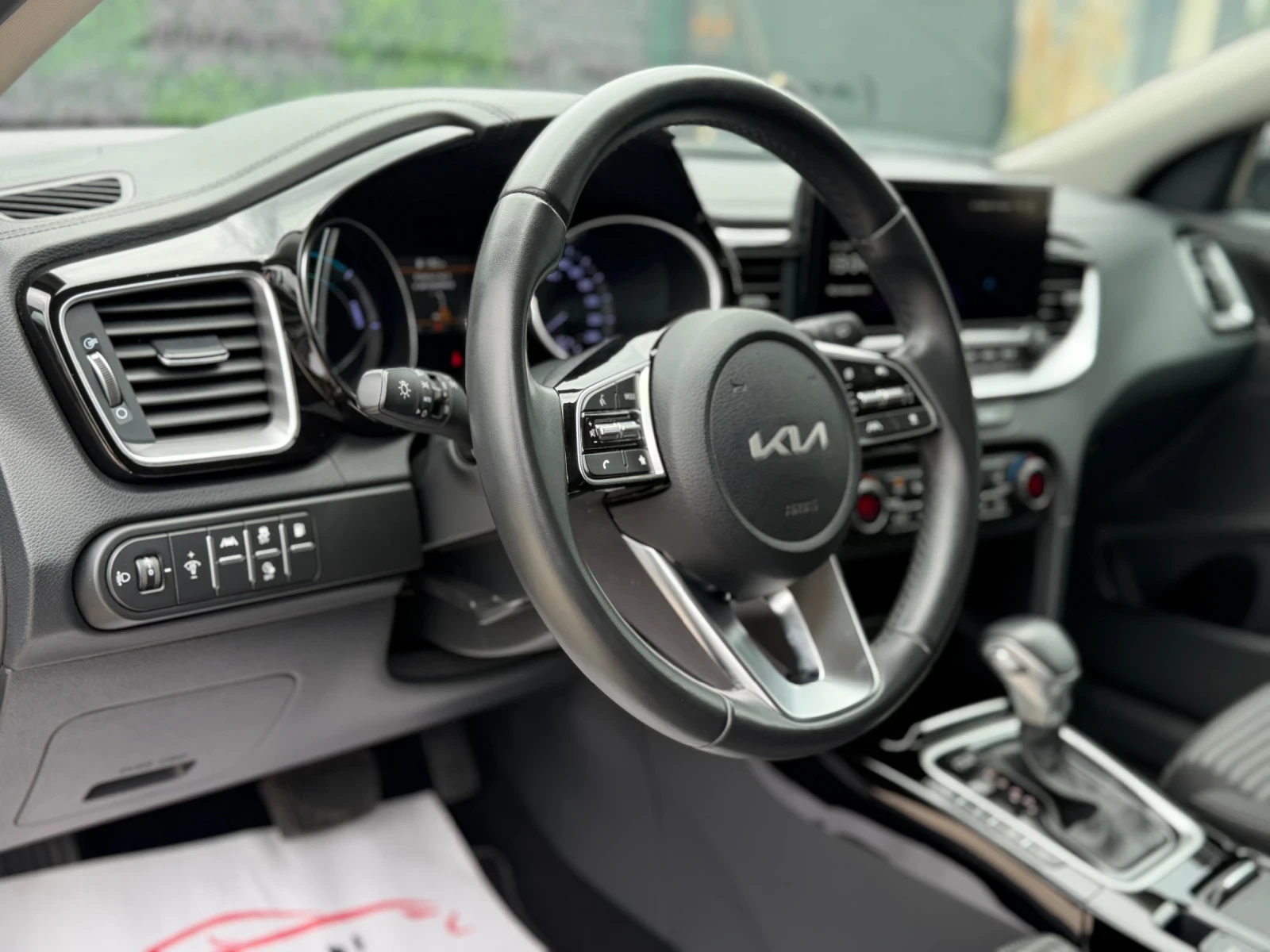 Kia Ceed GT-LINE/CAM/LED/NAVI/KEYLESS/СОБСТВЕН ЛИЗИНГ, снимка 12 - Автомобили и джипове - 55404698