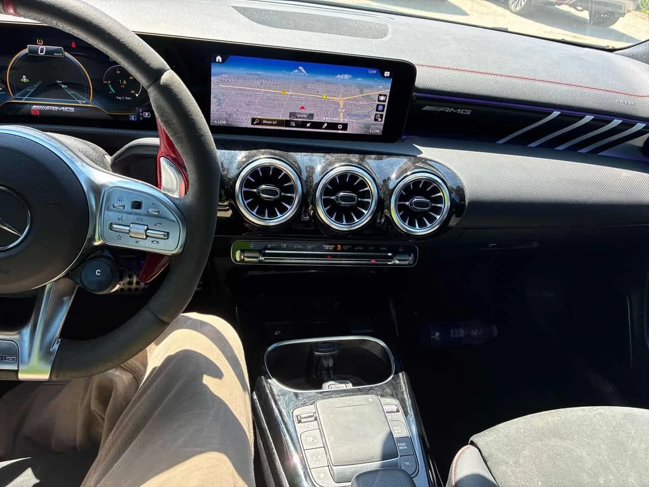 Mercedes-Benz CLA 45 AMG * AMG 45 * CARFAX * ОПЦИЯ ЗА ФИНАНСИРАНЕ, снимка 9 - Автомобили и джипове - 55665445