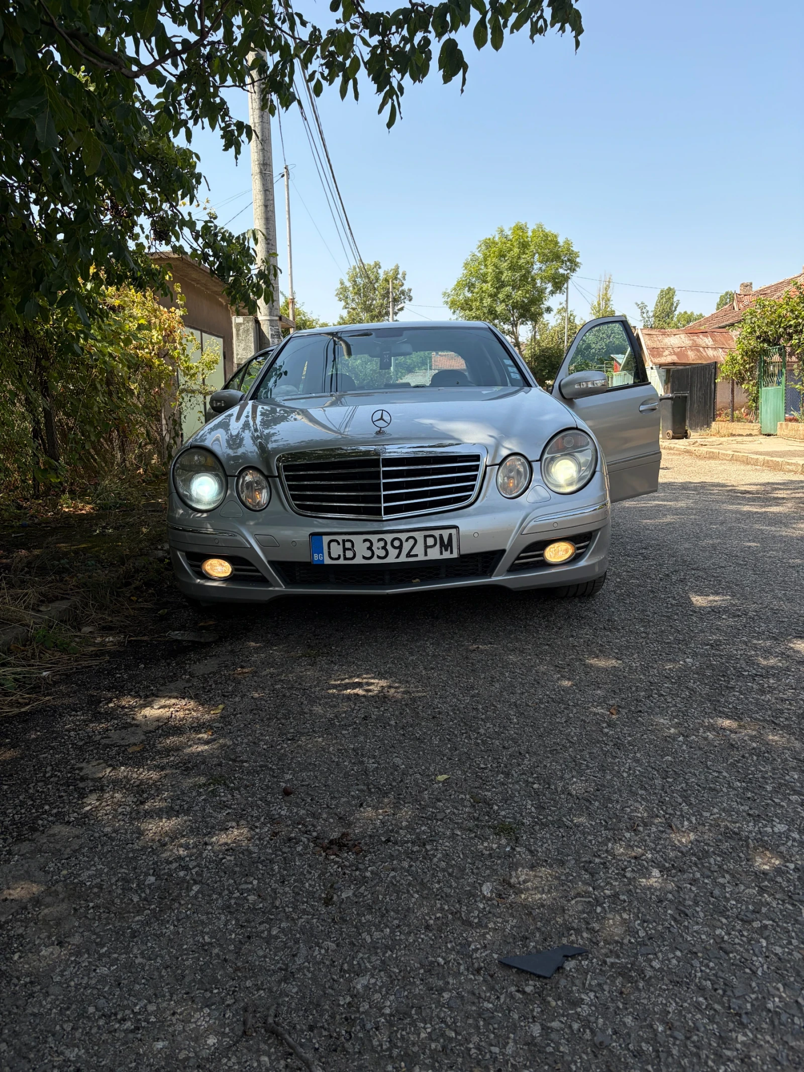 Mercedes-Benz E 320