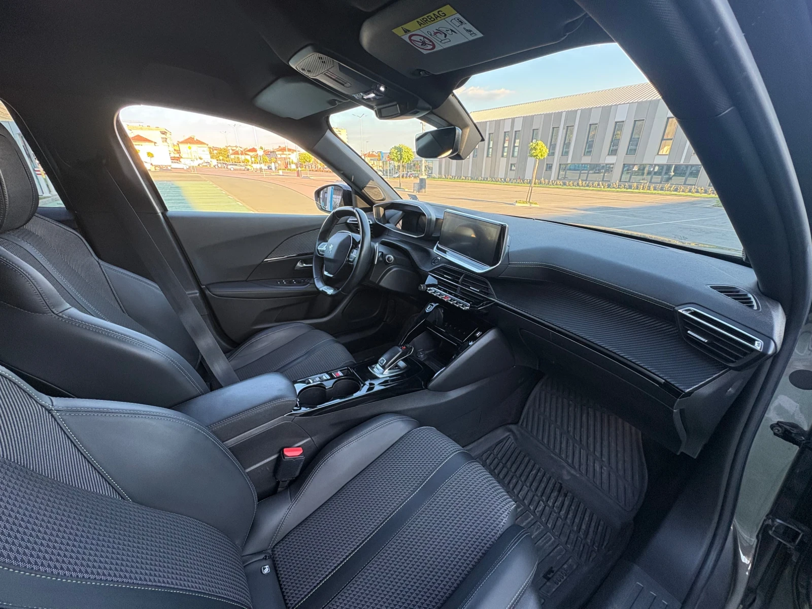 Peugeot 2008 1.2 GT, снимка 7 - Автомобили и джипове - 55971110